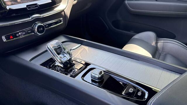 Volvo XC60 Recharge Ultimate Dark, T6 AWD Plug-in hybride 3YEAR WARRANTY