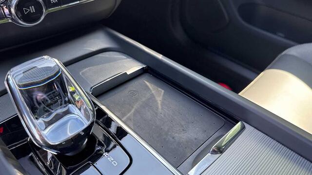 Volvo XC60 Recharge Ultimate Dark, T6 AWD Plug-in hybride 3YEAR WARRANTY