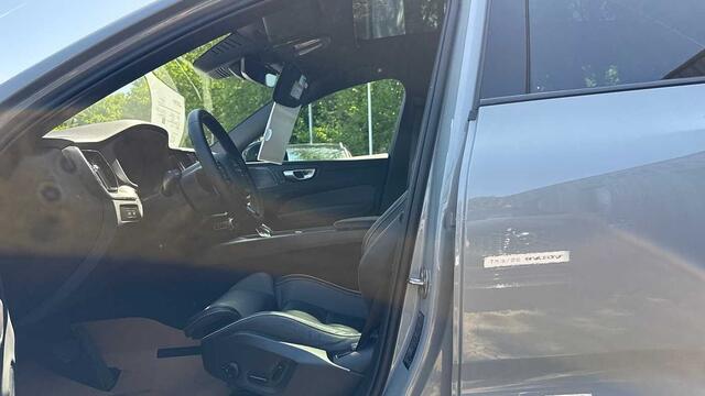 Volvo XC60 Recharge Ultimate Dark, T6 AWD Plug-in hybride 3YEAR WARRANTY