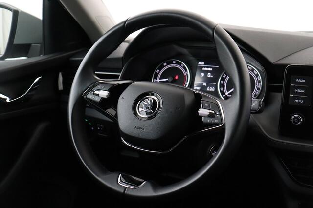 Skoda Scala 1.0 TSI AMBITION 1.0 TSI AMBITION + CARPLAY + PDC + CRUISE + ALU
