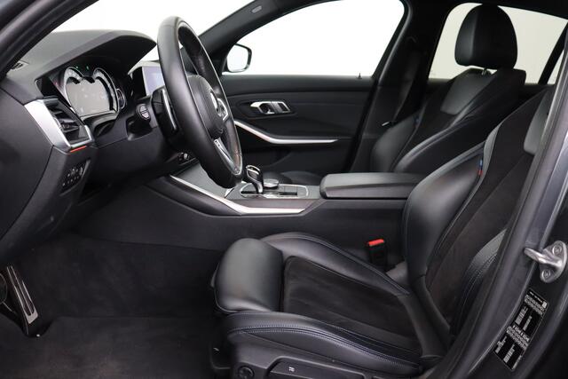 BMW 3-Serie 330 iA M-SPORTPACK  iA M-SPORTPACK + GPS + LEDER/ALCANTARA + CARPLAY + PDC + CRUISE + ALU