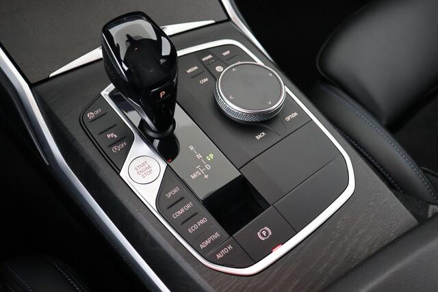 BMW 3-Serie 330 iA M-SPORTPACK  iA M-SPORTPACK + GPS + LEDER/ALCANTARA + CARPLAY + PDC + CRUISE + ALU