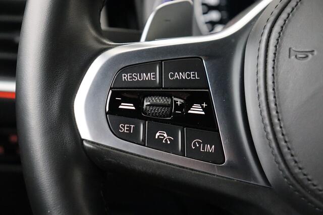 BMW 3-Serie 330 iA M-SPORTPACK  iA M-SPORTPACK + GPS + LEDER/ALCANTARA + CARPLAY + PDC + CRUISE + ALU