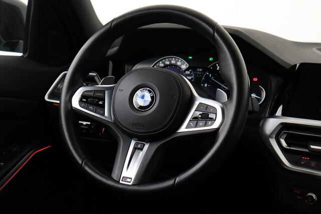 BMW 3-Serie 330 iA M-SPORTPACK  iA M-SPORTPACK + GPS + LEDER/ALCANTARA + CARPLAY + PDC + CRUISE + ALU