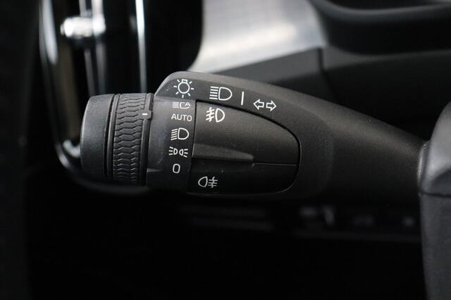 Volvo XC40 INSCRIPTION EXPRESSION 1.5T4 RECHARGE INSCRIPTION EXPRESSION 1.5T4 RECHARGE + A/T + GPS + CAMERA + PDC + ALU 18