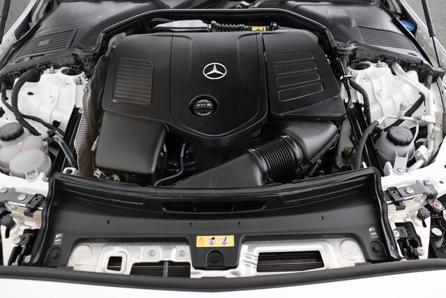Mercedes-Benz C-Klasse 300 e IA AMG-LINE  e IA AMG-LINE + GPS + CAMERA + PDC + LEDER/ALCANTARA + PANO DAK + ALU