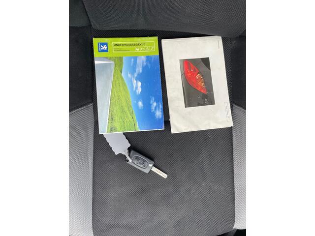 Peugeot 207 1.4 Color-line Trekhaak Airco NAP APK