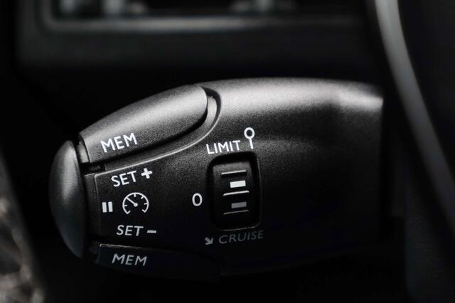 Peugeot 3008 1.2 PureTech Allure LijnA Cruise Carplay Garantie