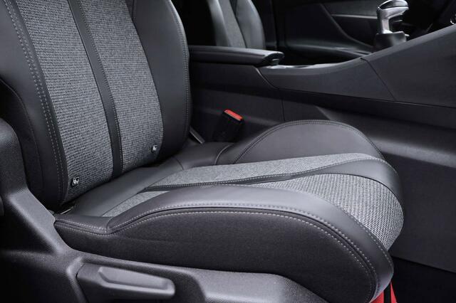 Peugeot 3008 1.2 PureTech Allure LijnA Cruise Carplay Garantie