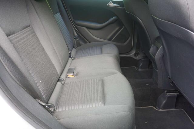 Mercedes-Benz B-Klasse 180 Benzine Airco-PDC-Navi-2016-Garantie