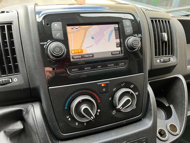 Peugeot Boxer HDI 140 pk -GPS - Camera -Trekhaak/ Cruise c./2021