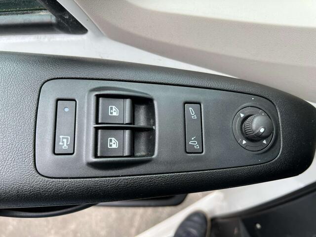 Peugeot Boxer HDI 140 pk -GPS - Camera -Trekhaak/ Cruise c./2021