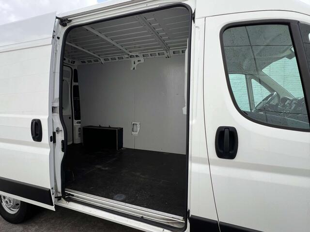 Peugeot Boxer HDI 140 pk -GPS - Camera -Trekhaak/ Cruise c./2021