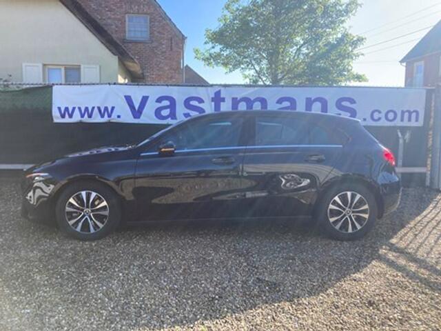 Mercedes-Benz A-Klasse 180 d Motor / Facelift / Half Leder / LED