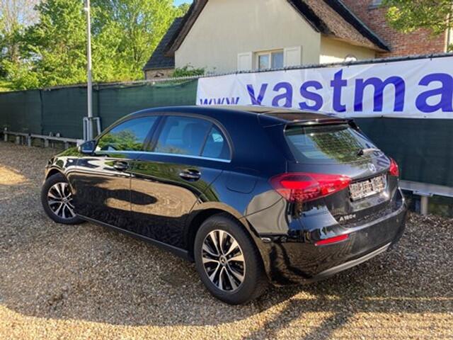 Mercedes-Benz A-Klasse 180 d Motor / Facelift / Half Leder / LED