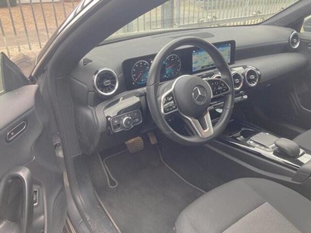 Mercedes-Benz CLA-Klasse 180 Shooting Brake / Widescreen / LED / Camera / PDC