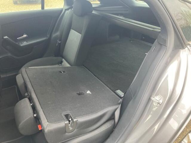 Mercedes-Benz CLA-Klasse 180 Shooting Brake / Widescreen / LED / Camera / PDC