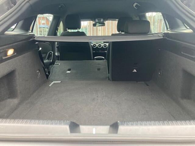 Mercedes-Benz CLA-Klasse 180 Shooting Brake / Widescreen / LED / Camera / PDC