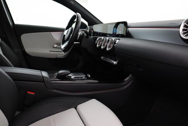 Mercedes-Benz A-Klasse 220 LIMOUSINE DA 8G-DCT LIMOUSINE DA 8G-DCT + GPS + LEDER + CAMERA + PDC + CRUISE + ALU 18