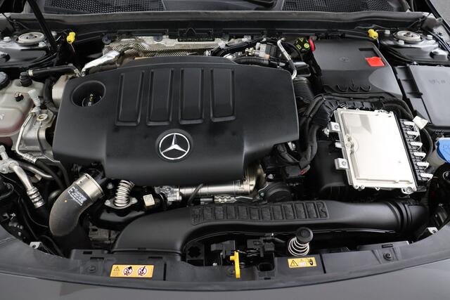 Mercedes-Benz A-Klasse 220 LIMOUSINE DA 8G-DCT LIMOUSINE DA 8G-DCT + GPS + LEDER + CAMERA + PDC + CRUISE + ALU 18