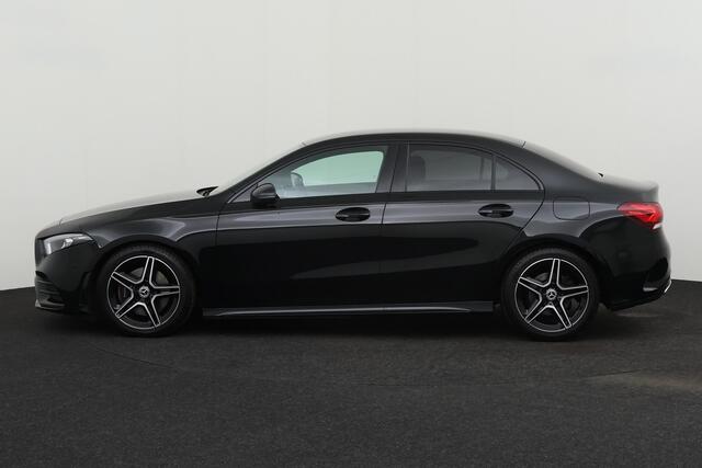 Mercedes-Benz A-Klasse 220 LIMOUSINE DA 8G-DCT LIMOUSINE DA 8G-DCT + GPS + LEDER + CAMERA + PDC + CRUISE + ALU 18
