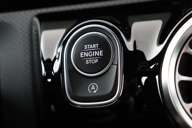 Mercedes-Benz A-Klasse 220 LIMOUSINE DA 8G-DCT LIMOUSINE DA 8G-DCT + GPS + LEDER + CAMERA + PDC + CRUISE + ALU 18