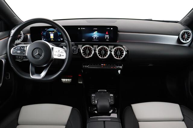 Mercedes-Benz A-Klasse 220 LIMOUSINE DA 8G-DCT LIMOUSINE DA 8G-DCT + GPS + LEDER + CAMERA + PDC + CRUISE + ALU 18