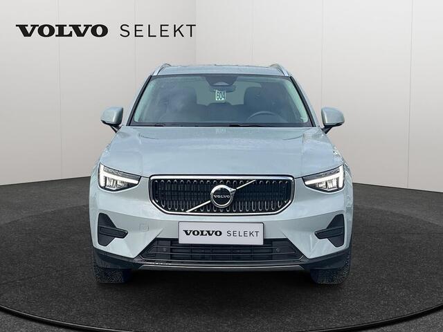 Volvo XC40 Core, B3 Mild Hybrid, Essence