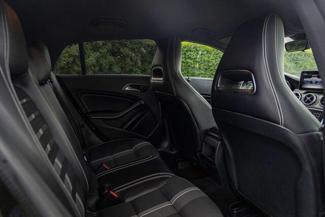 Mercedes-Benz CLA-Klasse 200 d Break  Automaat  LED  Camera  DAB  Navi 