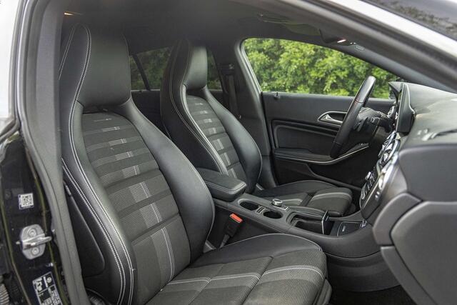 Mercedes-Benz CLA-Klasse 200 d Break  Automaat  LED  Camera  DAB  Navi 