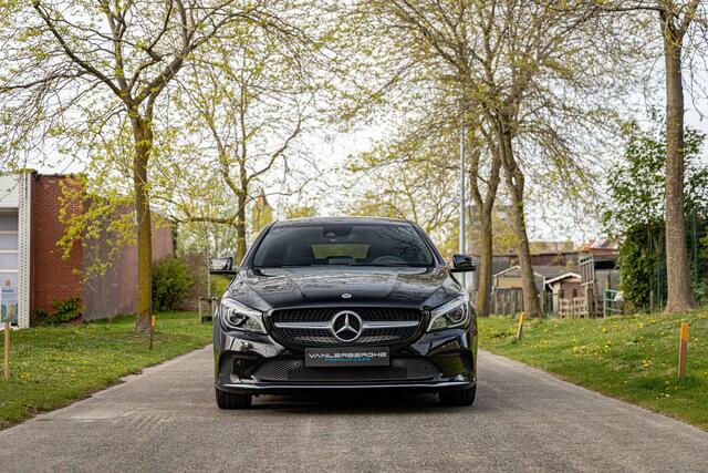 Mercedes-Benz CLA-Klasse 200 d Break  Automaat  LED  Camera  DAB  Navi 