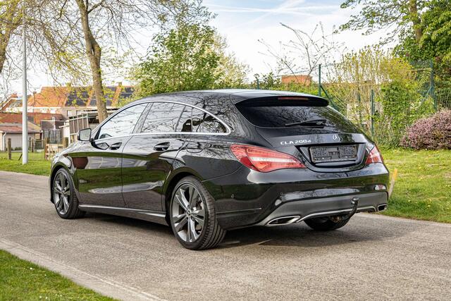 Mercedes-Benz CLA-Klasse 200 d Break  Automaat  LED  Camera  DAB  Navi 