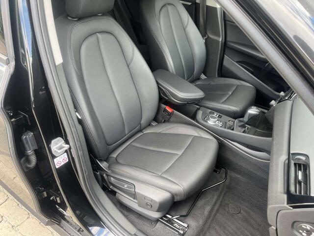 BMW X1 1.5iA xDrive25e Hybrid LED/Leder/Carplay/HUD/CAM..