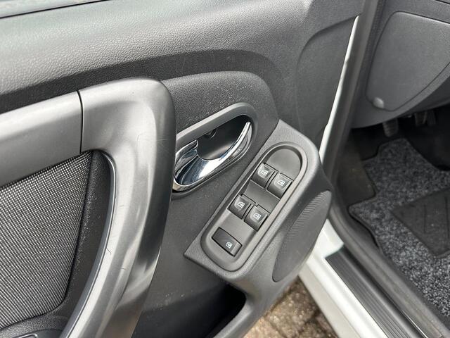 Dacia Duster 1.2 TCe 4x2 Laur�ate Airco, Cruise C, Navigatie, Leder Int