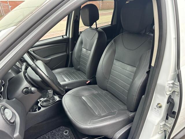 Dacia Duster 1.2 TCe 4x2 Laur�ate Airco, Cruise C, Navigatie, Leder Int