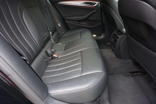 BMW 5-Serie 520 iA Touring Benzine Automaat-Navi-Pano-Garantie
