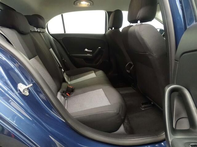 Mercedes-Benz A-Klasse 180 d 7GTRONIC FULL LED-NAVI-WIDESCREEN-PARKTRONIC