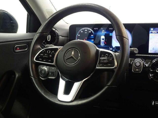 Mercedes-Benz A-Klasse 180 d 7GTRONIC FULL LED-NAVI-WIDESCREEN-PARKTRONIC