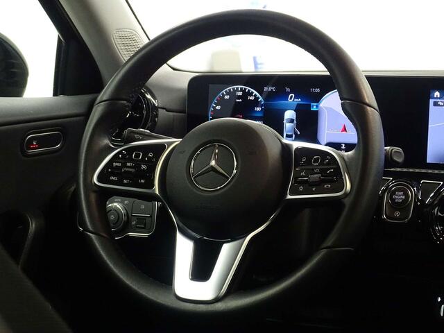 Mercedes-Benz A-Klasse 180 d Sedan 7 GTronic LED-PARK-NAVI-PANO-CRUISE