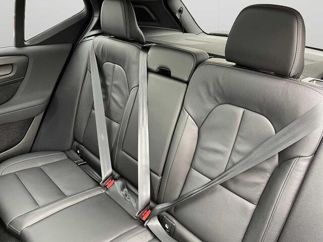 Volvo XC40 Ultimate, B4 Mild-Hybrid, Benzin, Dark