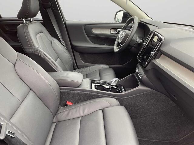 Volvo XC40 Ultimate, B4 Mild-Hybrid, Benzin, Dark