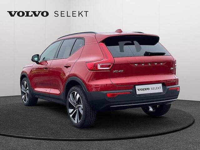Volvo XC40 Ultimate, B4 Mild-Hybrid, Benzin, Dark