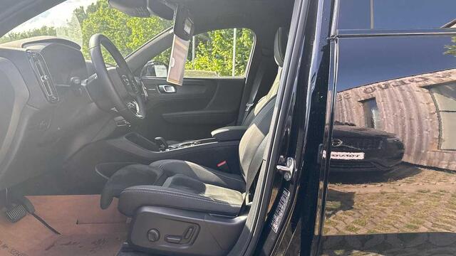 Volvo XC40 Recharge Ultimate Dark, T4 plug-in hybrid 3YEAR WARRANTY
