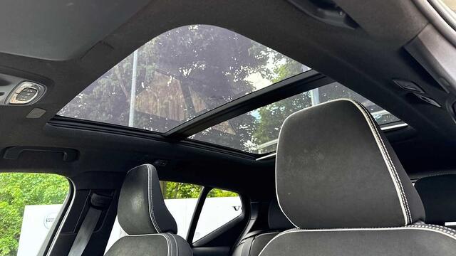 Volvo XC40 Recharge Ultimate Dark, T4 plug-in hybrid 3YEAR WARRANTY