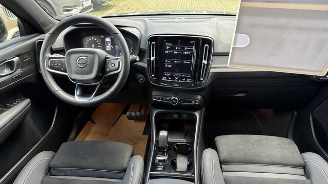 Volvo XC40 Recharge Ultimate Dark, T4 plug-in hybrid 3YEAR WARRANTY