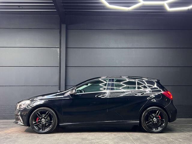 Mercedes-Benz A-Klasse 200 7G-tronic / Full Black / AMG seats / Xenon /