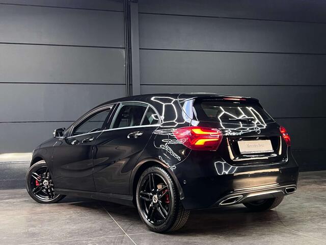 Mercedes-Benz A-Klasse 200 7G-tronic / Full Black / AMG seats / Xenon /