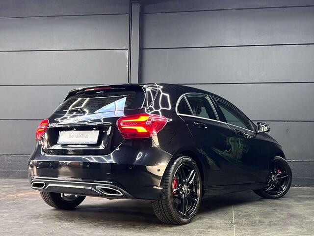 Mercedes-Benz A-Klasse 200 7G-tronic / Full Black / AMG seats / Xenon /