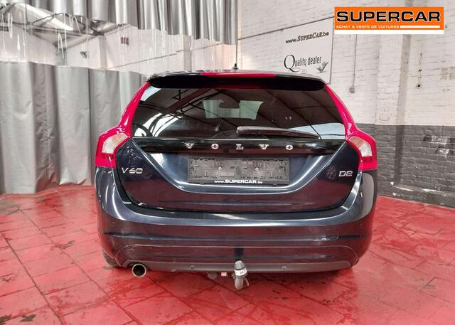 Volvo V60 2.0 D2 Kinetic R-Design  Cuir  188 X 48 M 