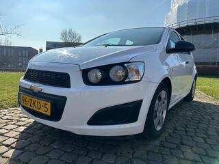 CHEVROLET AVEO 1.2 Airco, 5 deurs , trekhaak,Nap